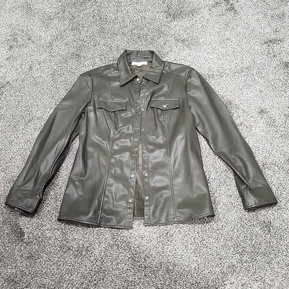 Army Green Color Leatherette Fitted Snap Button Shirt Size M - Picture 1 of 2
